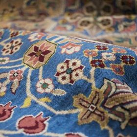 شستوشوی فرش گل ابریشم در قالیشویی مرکزی کرج