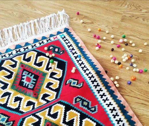 Washing traditional gelims in Karaj شستشوی گلیمهای سنتی در کرج قالیشویی مرکزی