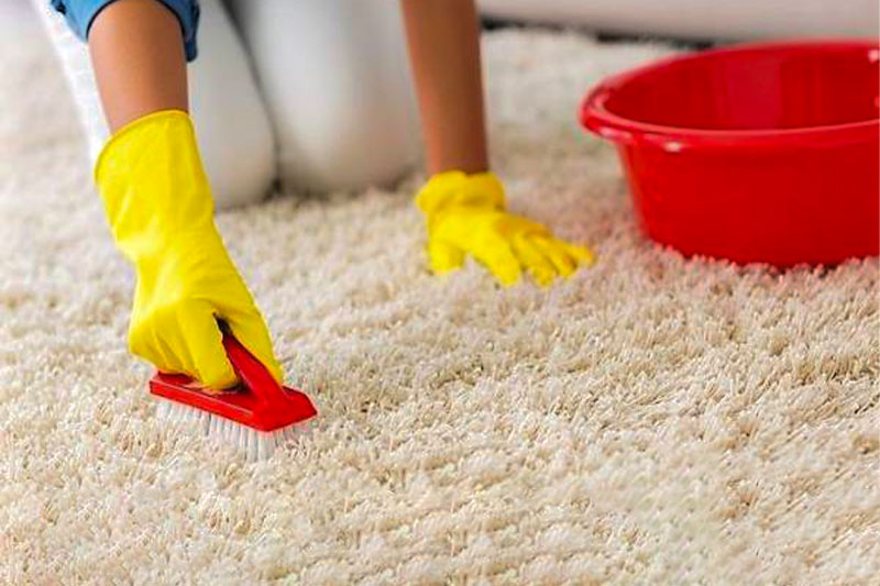 پاک کردن لکه چربی از روی فرش